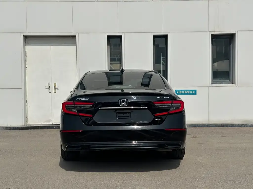 Honda Accord — фото 9