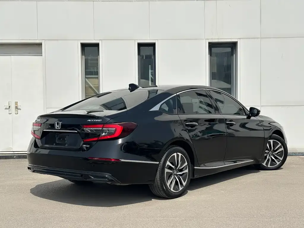 Honda Accord — фото 4