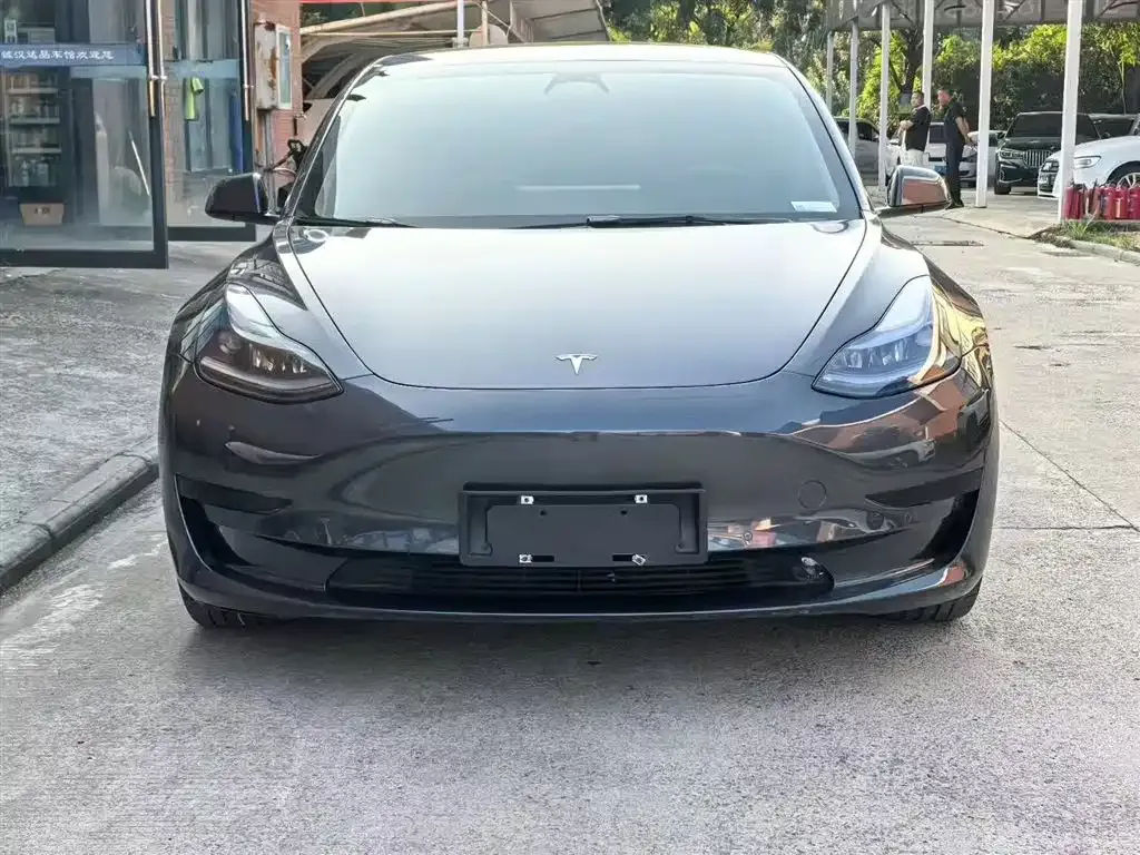 Tesla Model 3 — фото 7