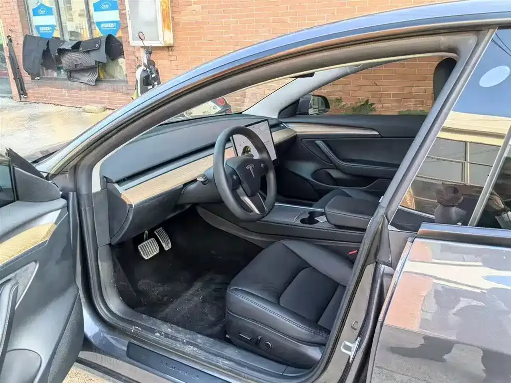 Tesla Model 3 — фото 5
