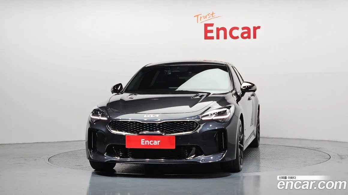 Kia Stinger 2023 из KR, фото 2