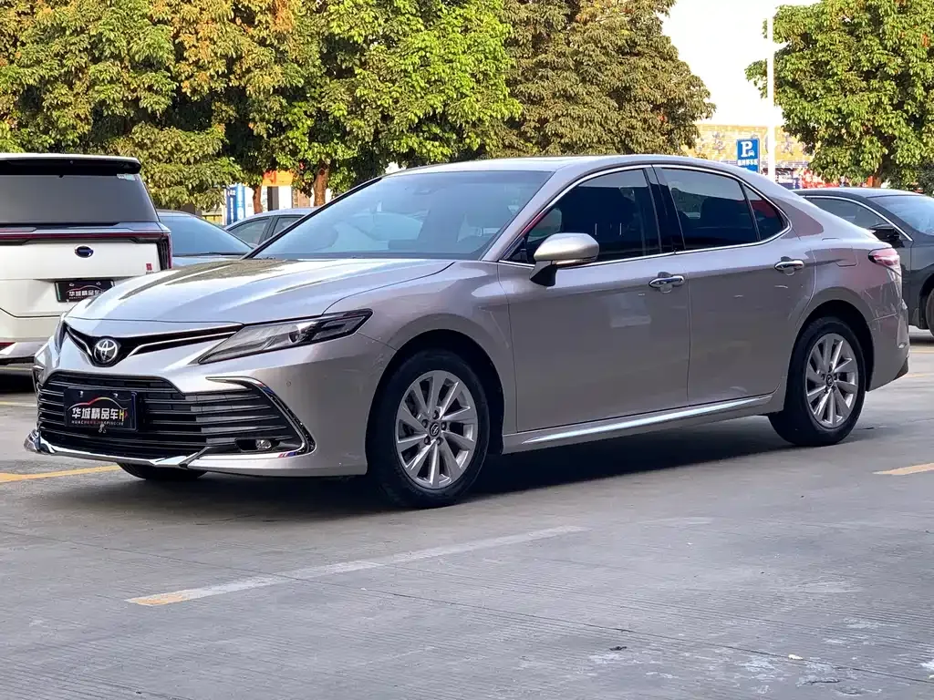 Toyota Camry 2023 из CN, фото 1