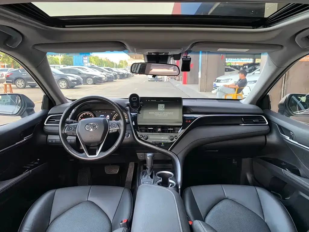 Toyota Camry 2023 из CN, фото 4