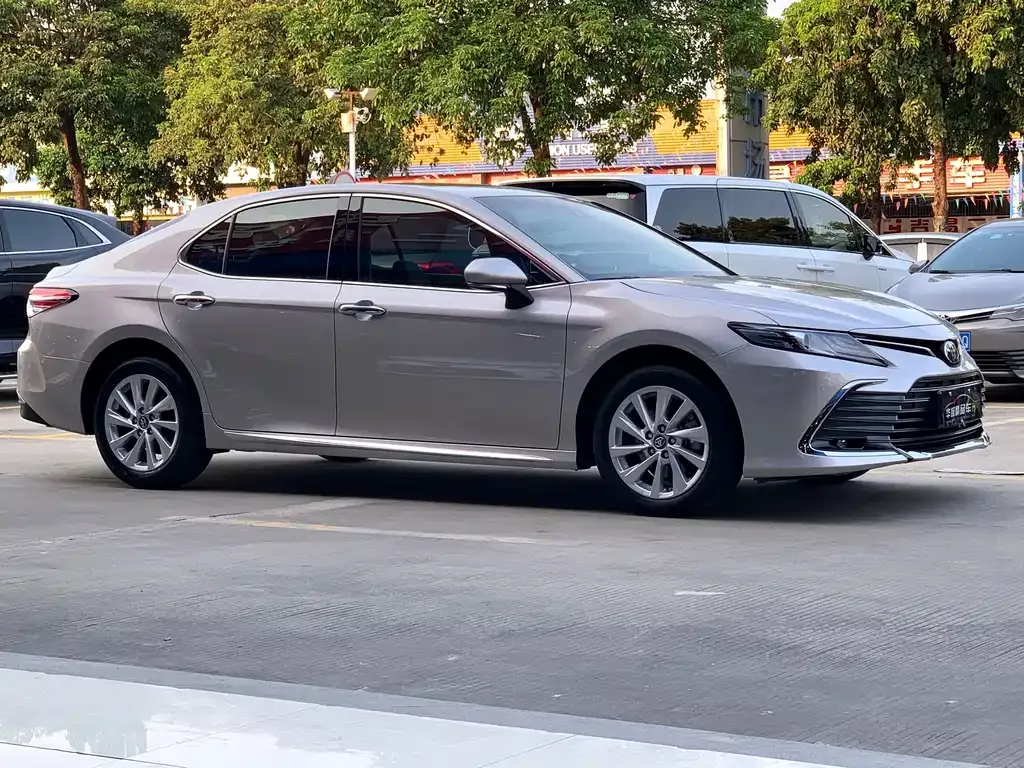 Toyota Camry 2023 из CN, фото 3