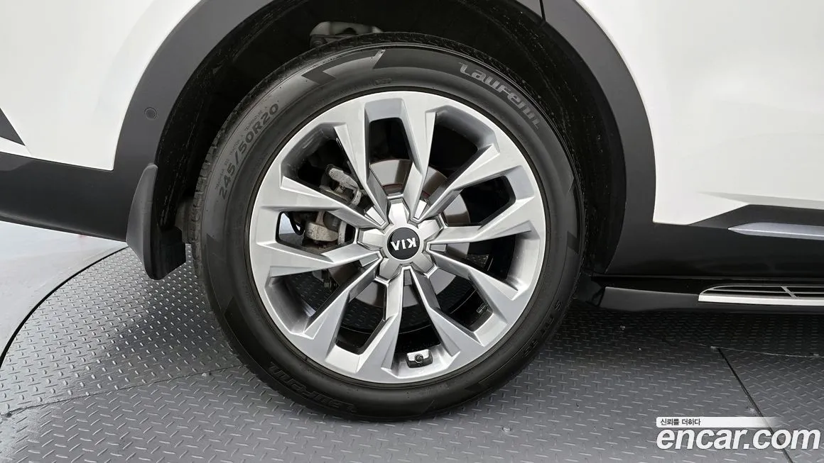 Kia Sorento — фото 10
