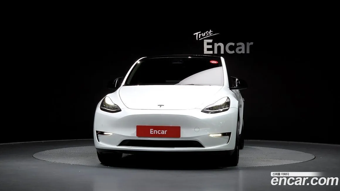 Tesla Model Y — фото 8