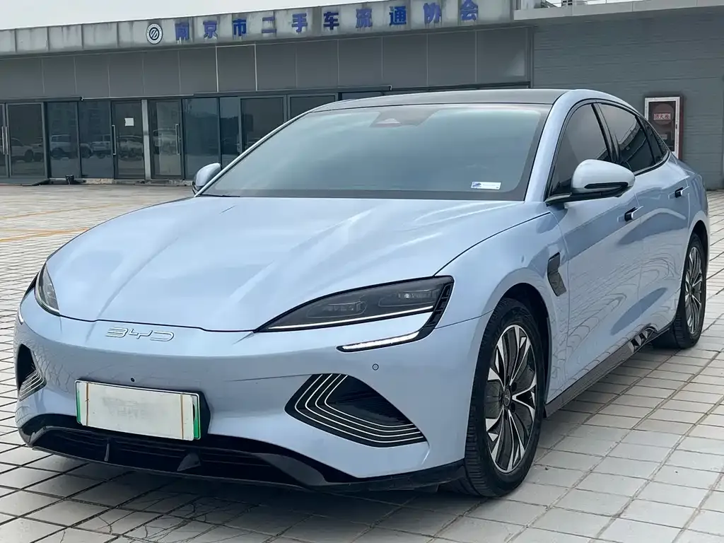 BYD Seal — фото 1