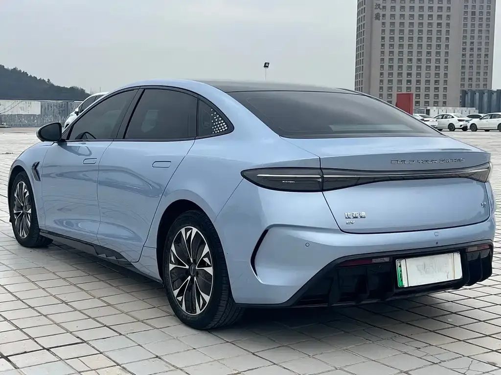 BYD Seal — фото 9