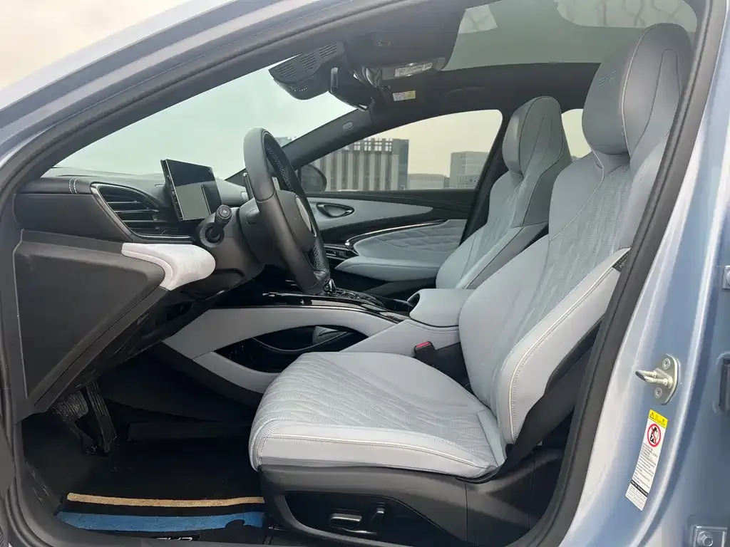 BYD Seal — фото 3