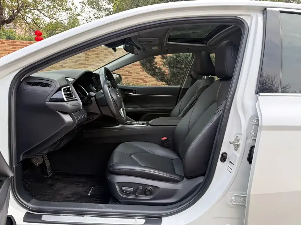 Toyota Camry 2022 из CN, фото 10