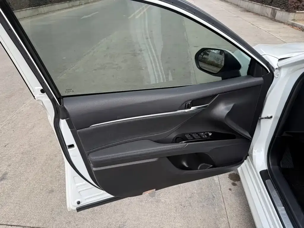 Toyota Camry 2022 из CN, фото 2