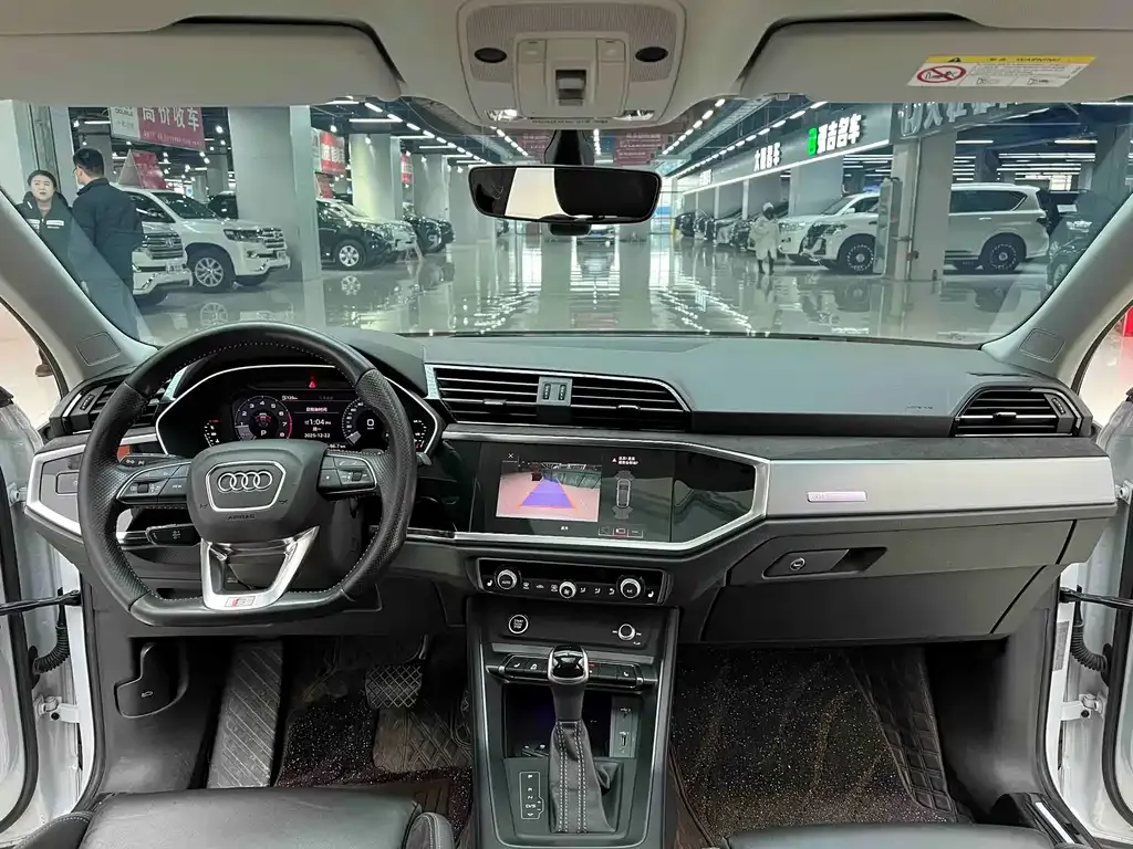 Audi Q3 Sportback — фото 9