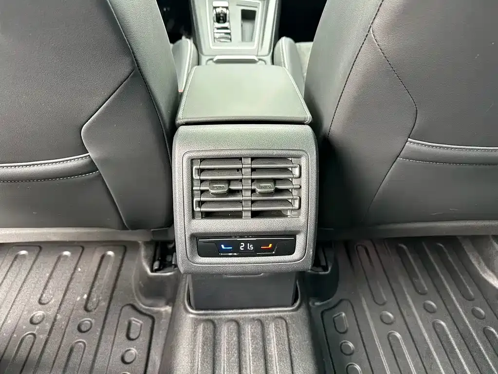 Volkswagen Golf 2022 из CN, фото 4