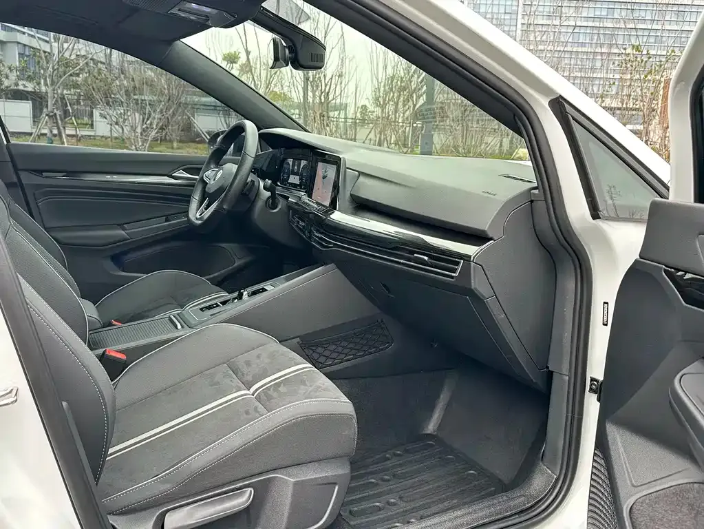 Volkswagen Golf 2022 из CN, фото 9