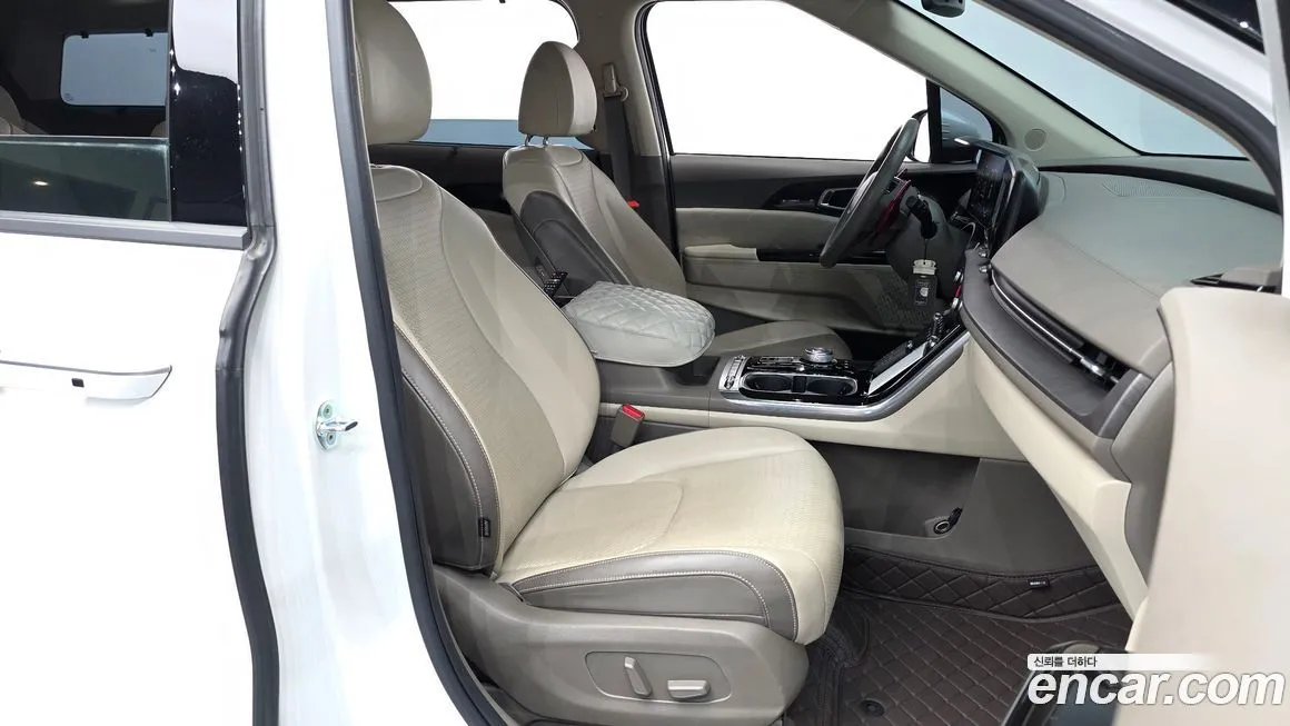 Kia Carnival — фото 10