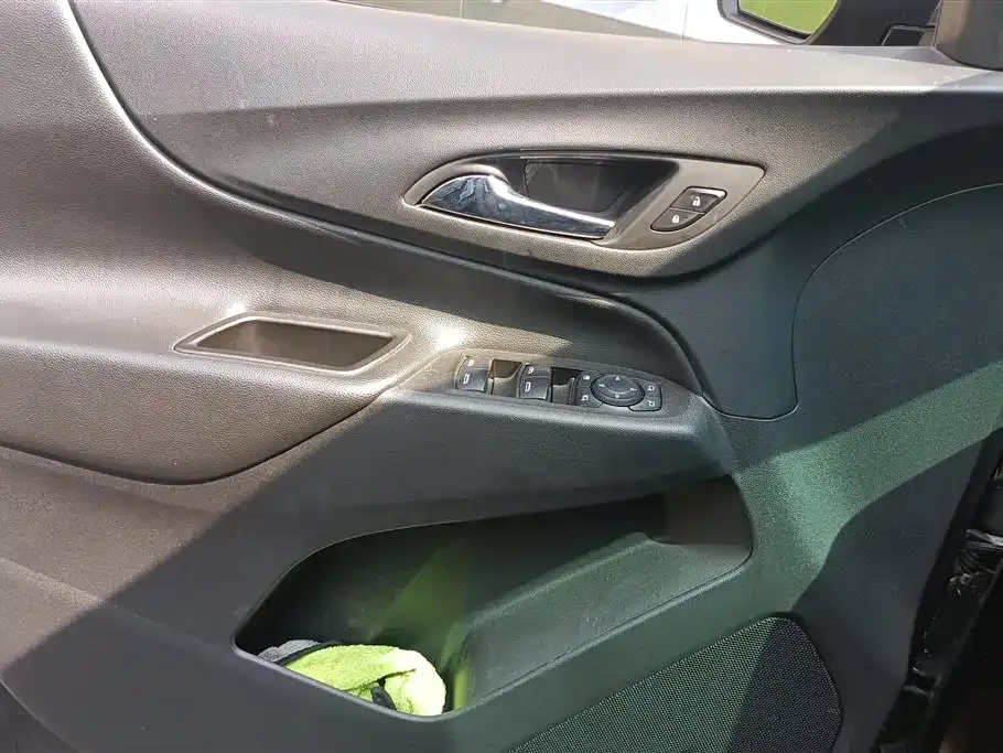 Chevrolet Equinox 2021 из CN, фото 2