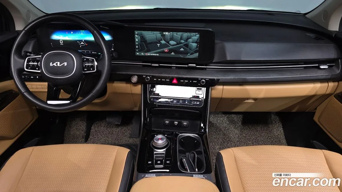Kia Carnival — фото 10