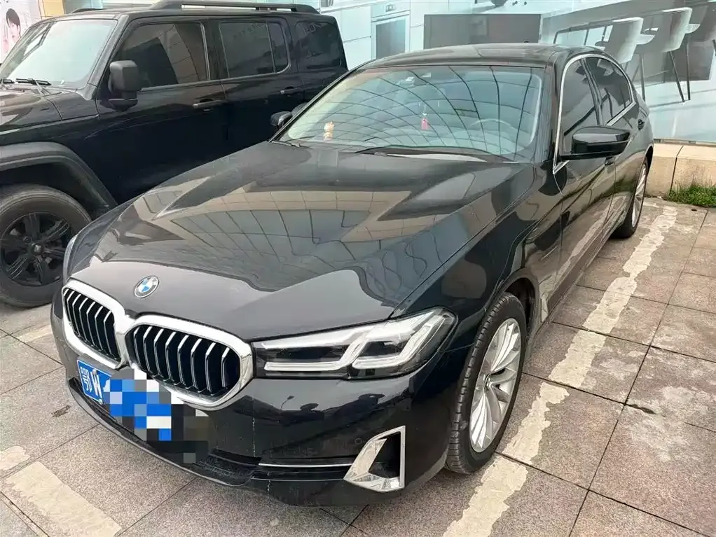 BMW 5 Series — фото 1