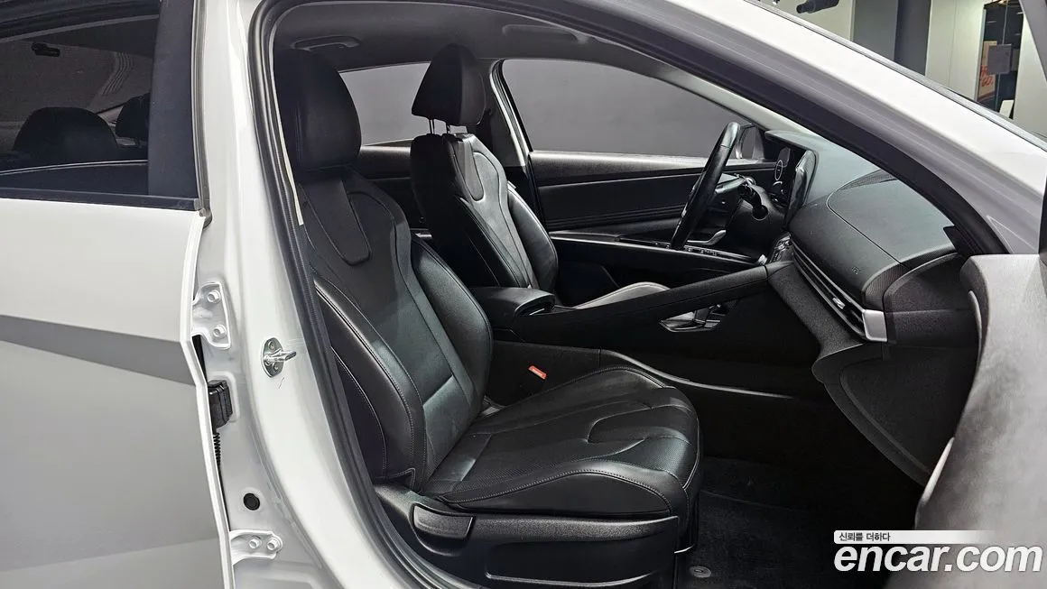 Hyundai AVANTE — фото 2