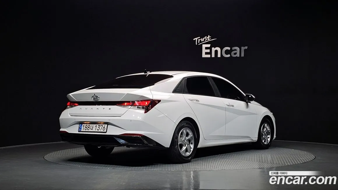 Hyundai AVANTE — фото 3
