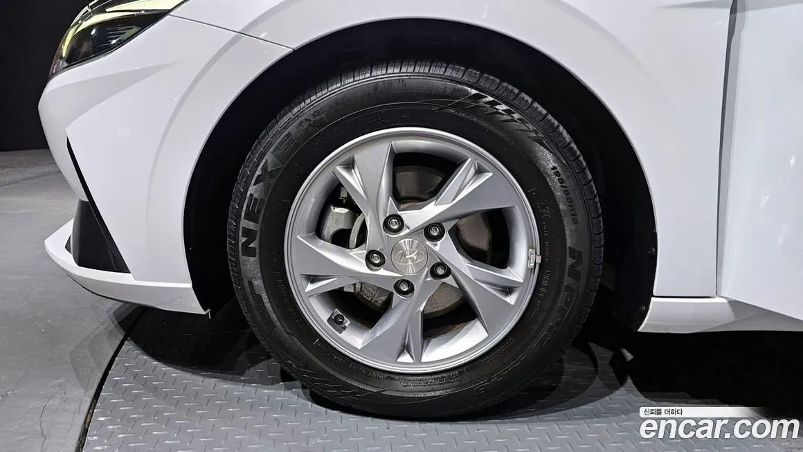 Hyundai AVANTE — фото 4