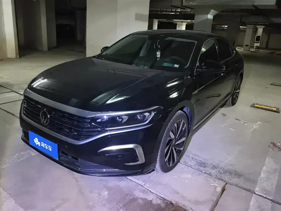 Volkswagen Passat — фото 1