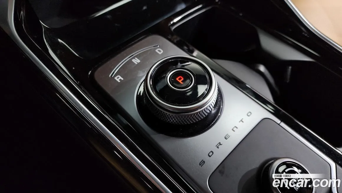Kia Sorento — фото 7