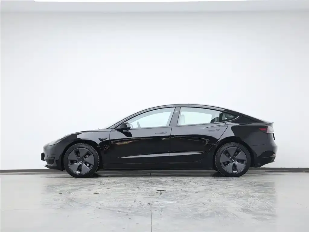 Tesla Model 3 — фото 5