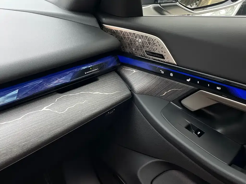 BMW 5 Series 2024 из CN, фото 5