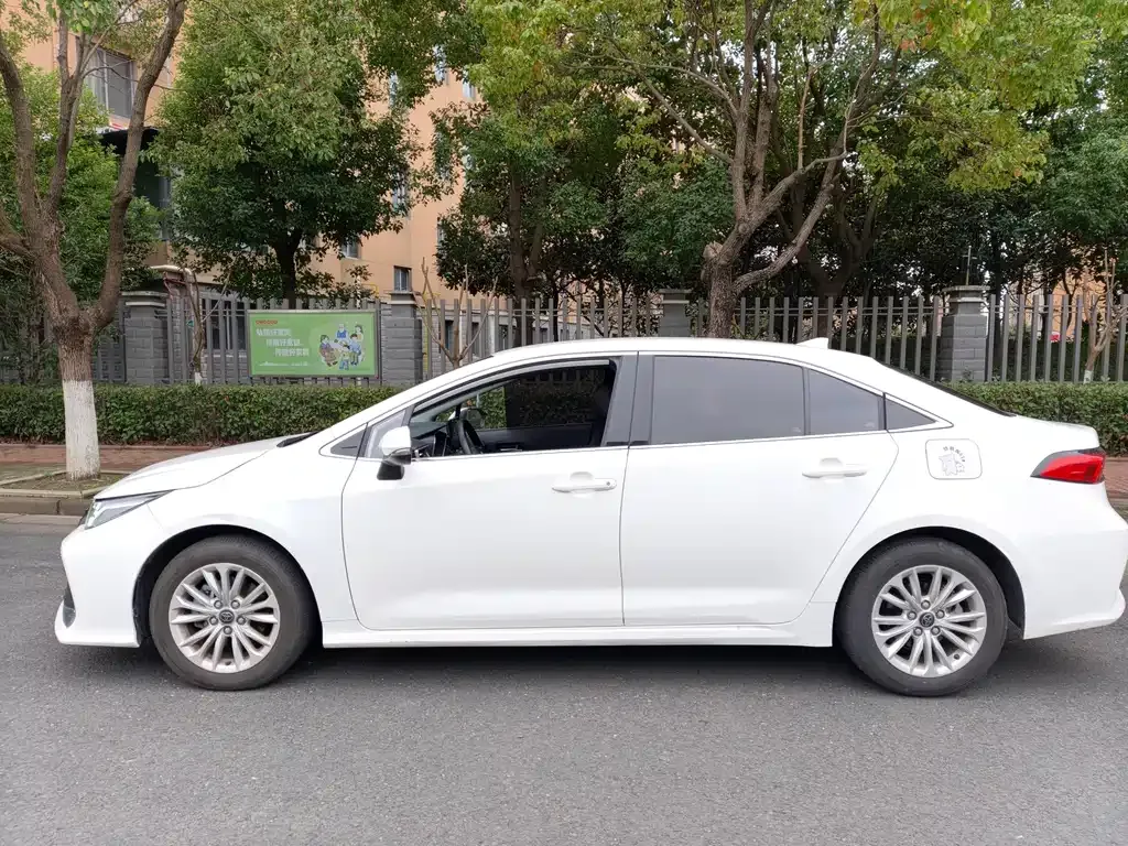 Toyota Allion — фото 10
