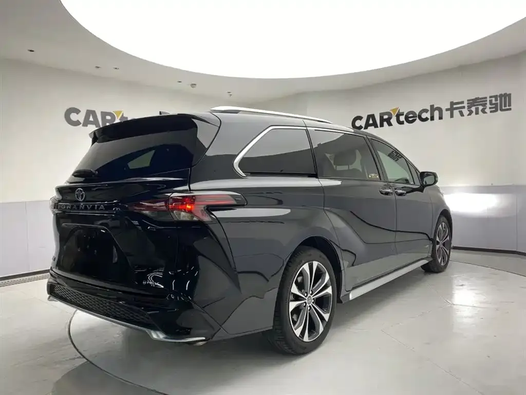 Toyota Granvia 2025 из CN, фото 9