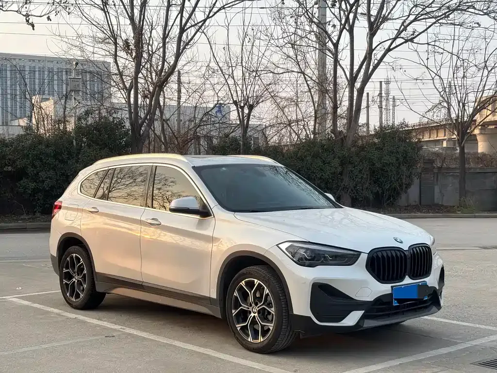 BMW X1 — фото 10