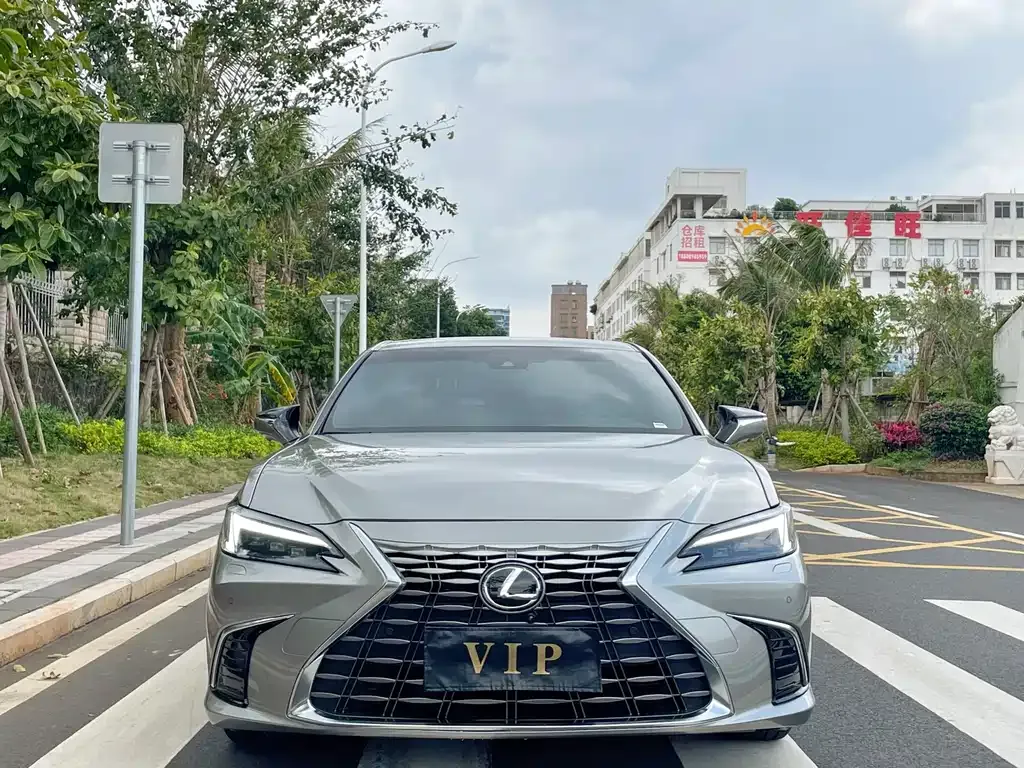 Lexus ES — фото 4