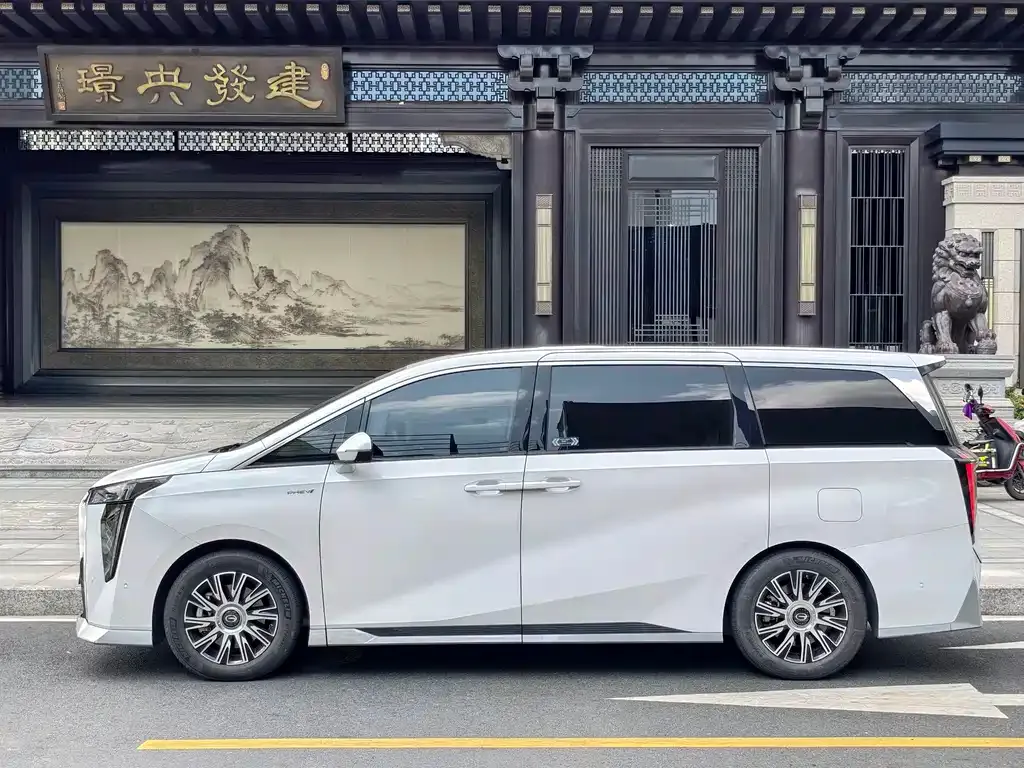 GAC Motor Trumpchi E9 — фото 2