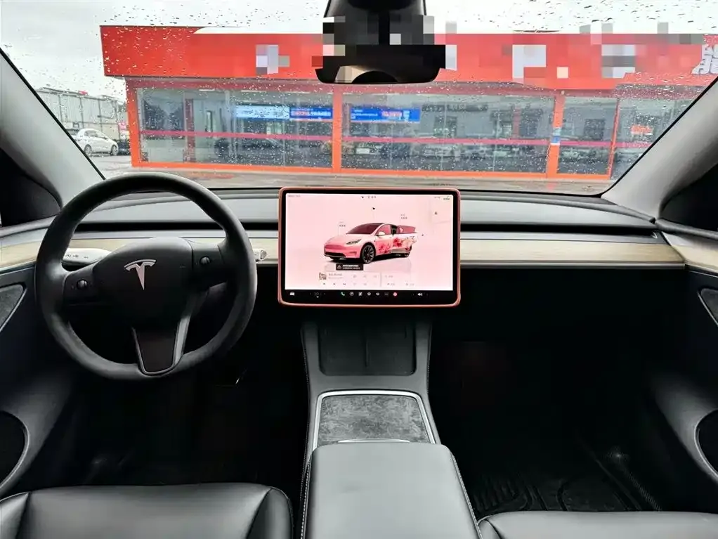 Tesla Model Y — фото 5