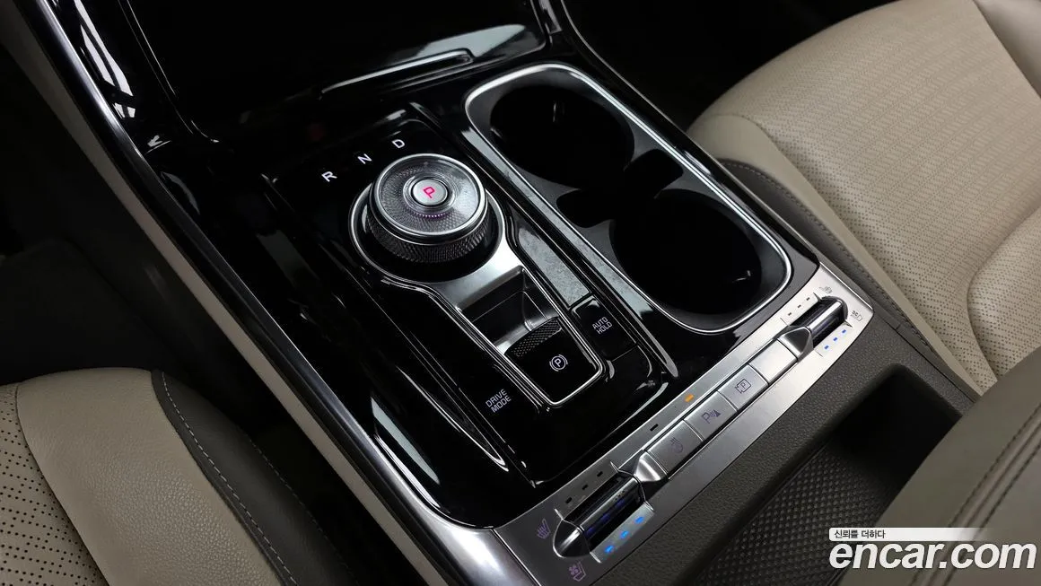 Kia Carnival — фото 10