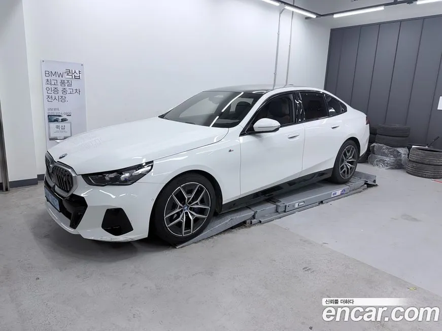 BMW i5 — фото 1