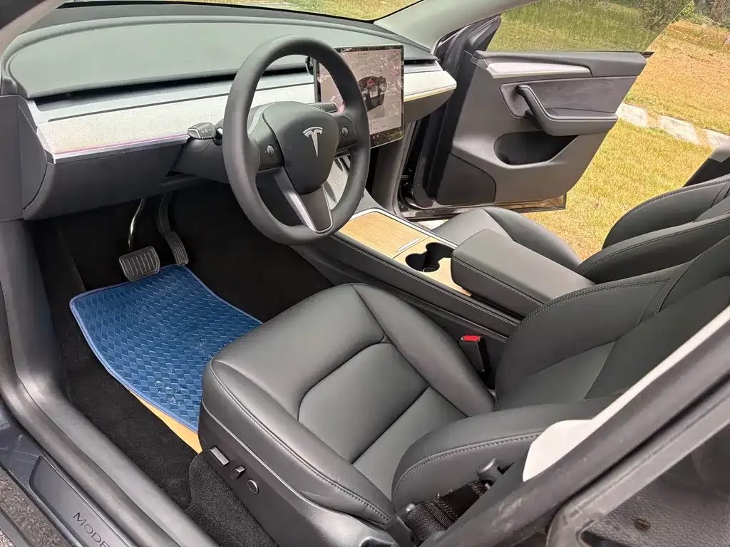 Tesla Model Y — фото 7