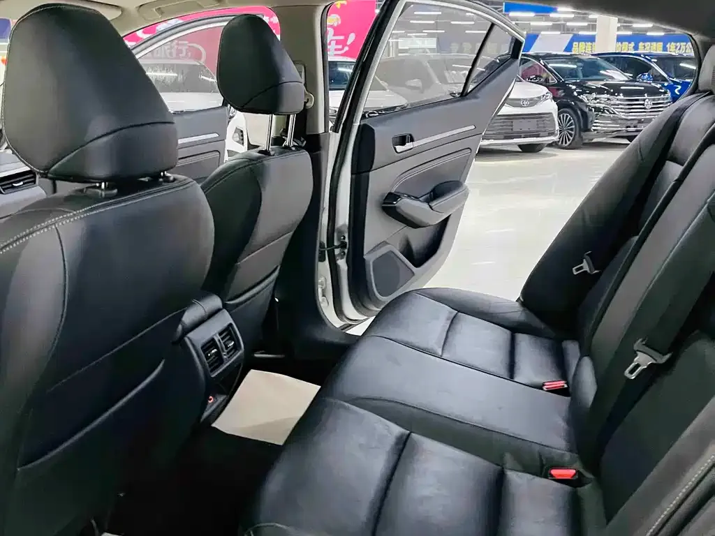 Nissan Teana 2021 из CN, фото 4