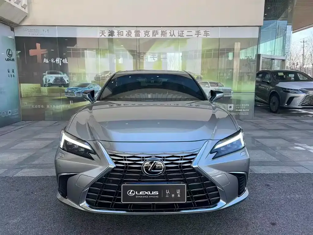 Lexus ES — фото 8