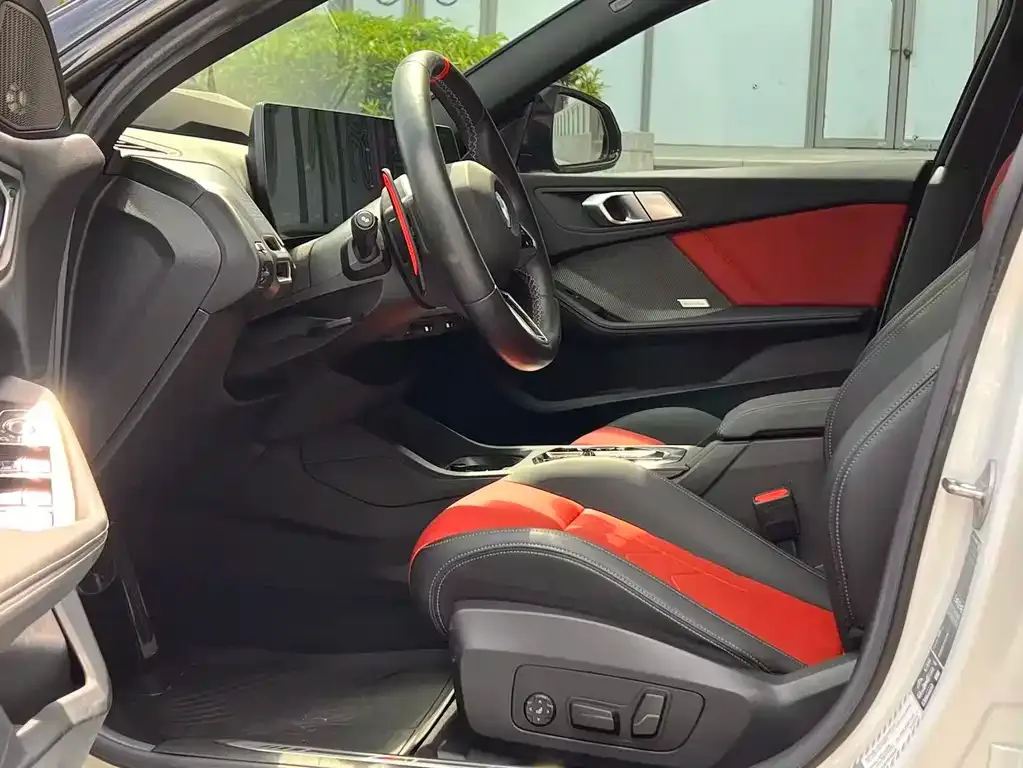 BMW M235L 2025 из CN, фото 4
