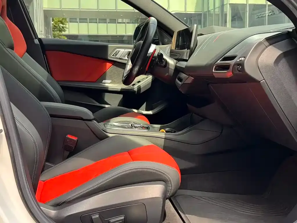 BMW M235L 2025 из CN, фото 2