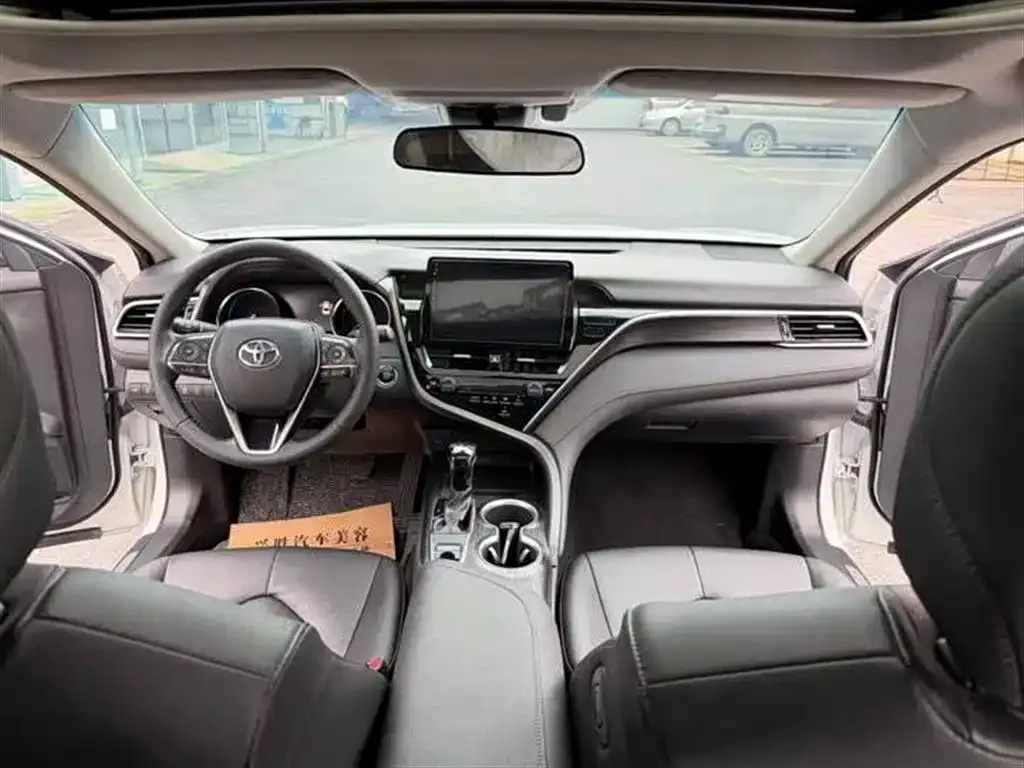 Toyota Camry 2021 из CN, фото 2