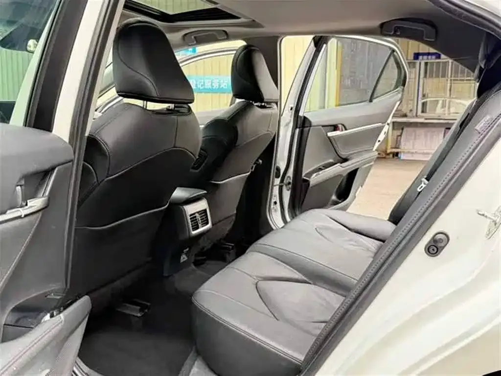 Toyota Camry 2021 из CN, фото 4