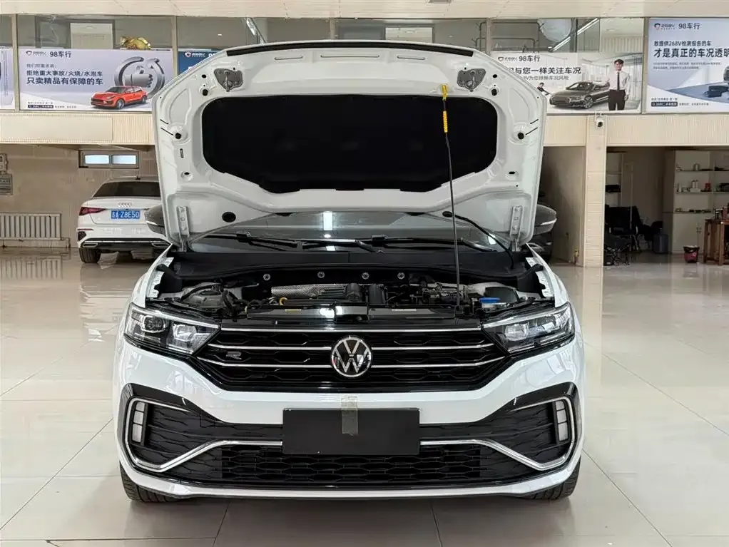Volkswagen T-Roc — фото 8