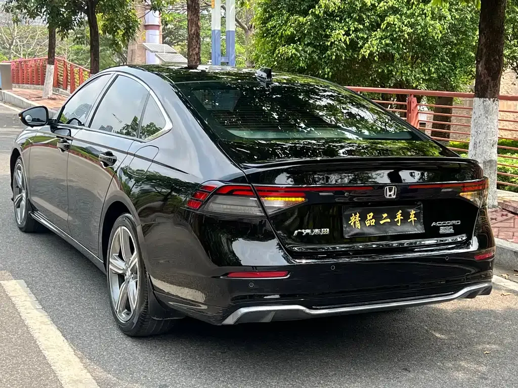 Honda Accord — фото 7
