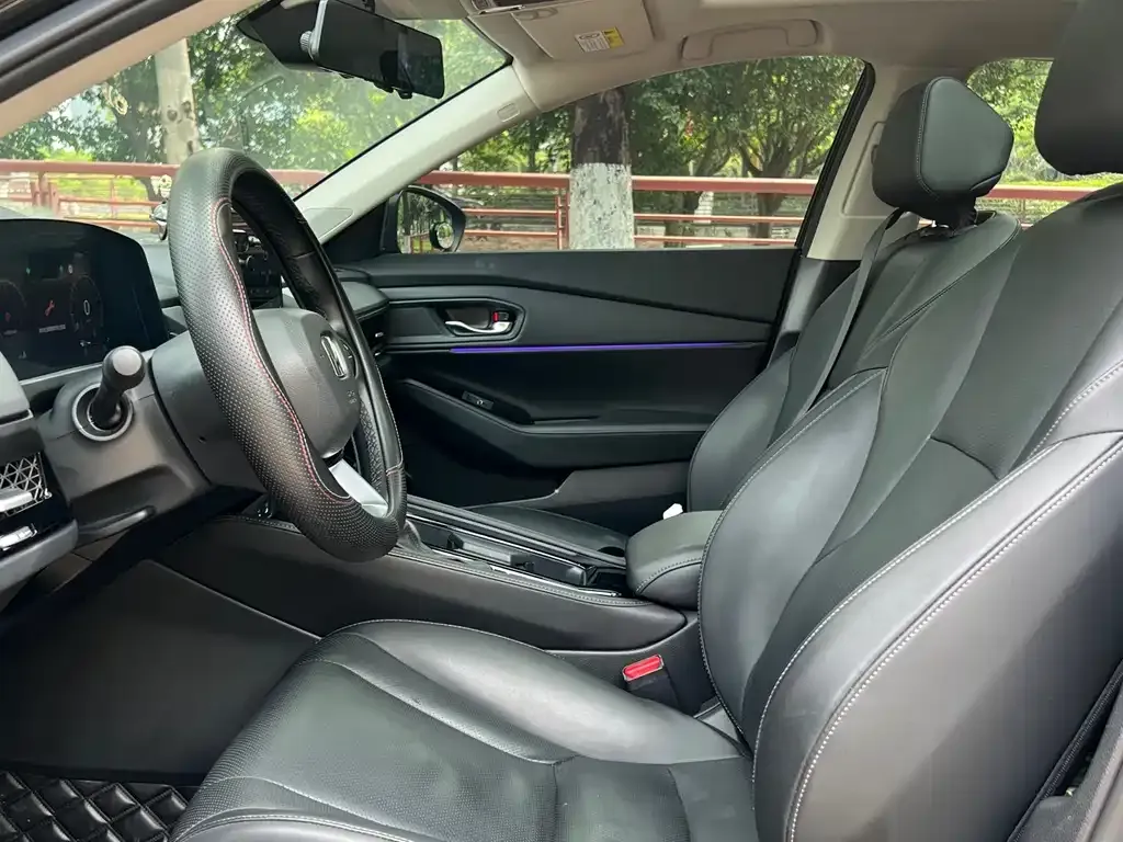 Honda Accord — фото 10