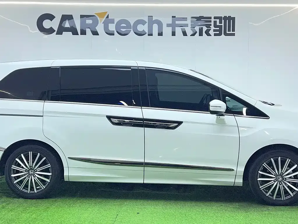 Honda Elysion 2023 из CN, фото 3