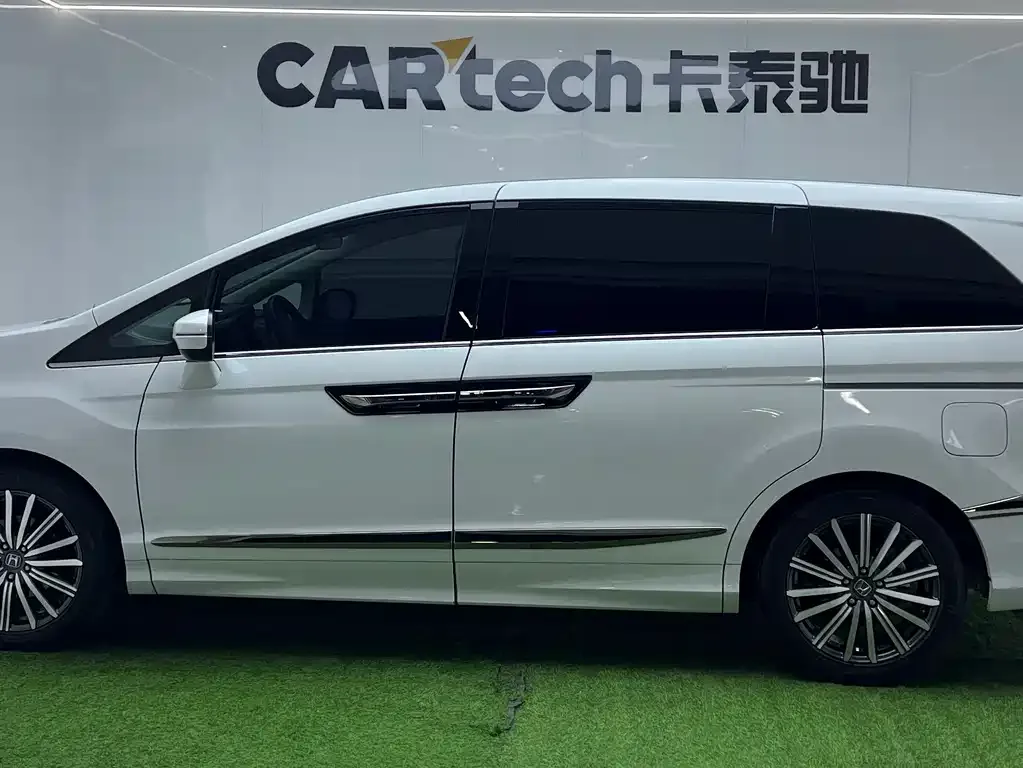 Honda Elysion 2023 из CN, фото 4