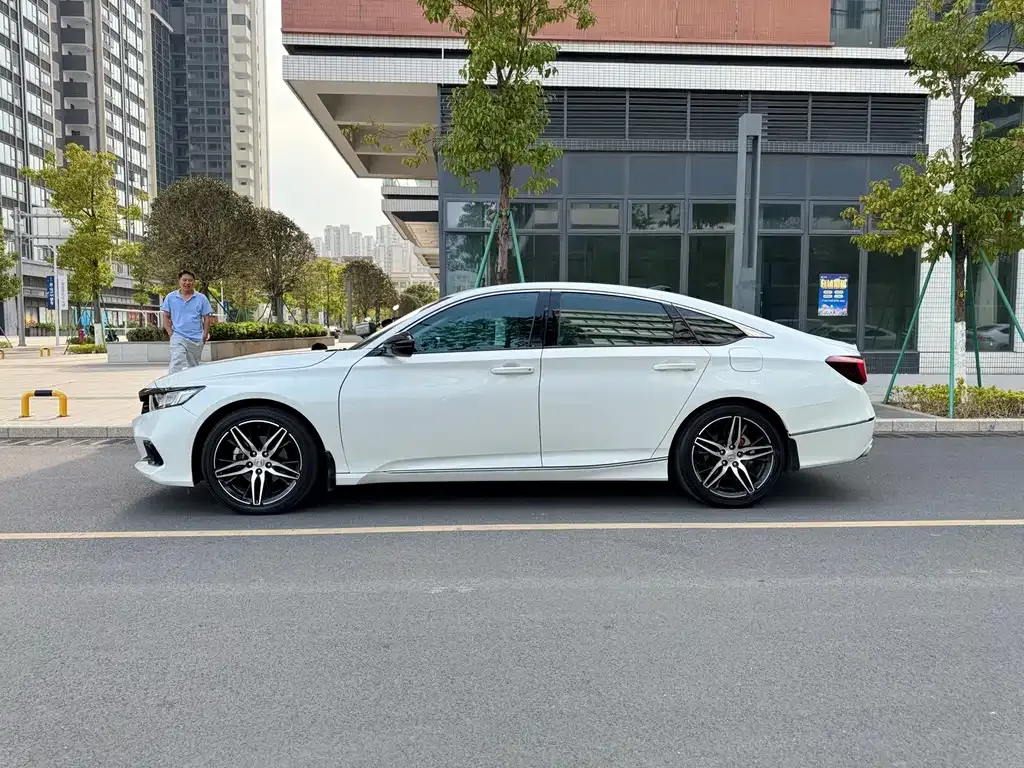 Honda Accord — фото 5